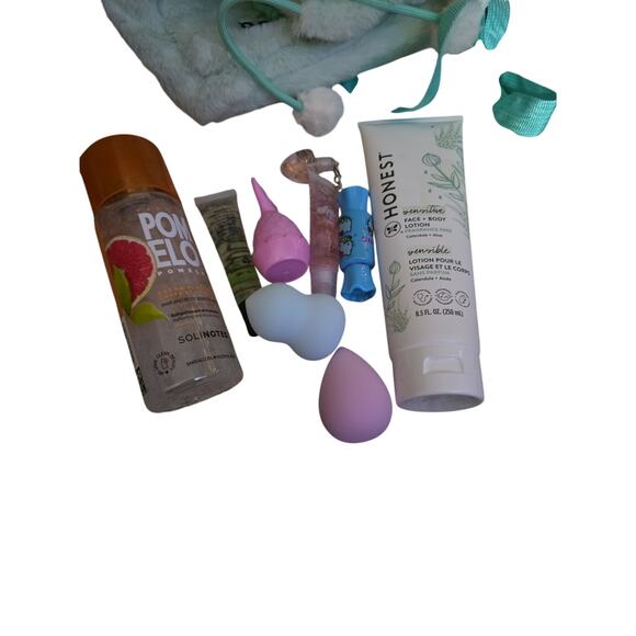 Pochacco Mint Plush Backpack Beauty Bundle | Lotion, Body Mist, Lippies, Sponges - Picture 3 of 4